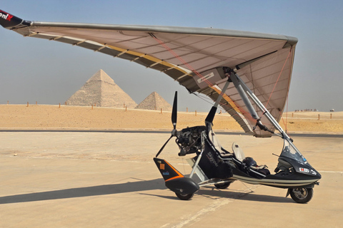 تجربة الطيران فوق أهرامات الجيزة في مصر