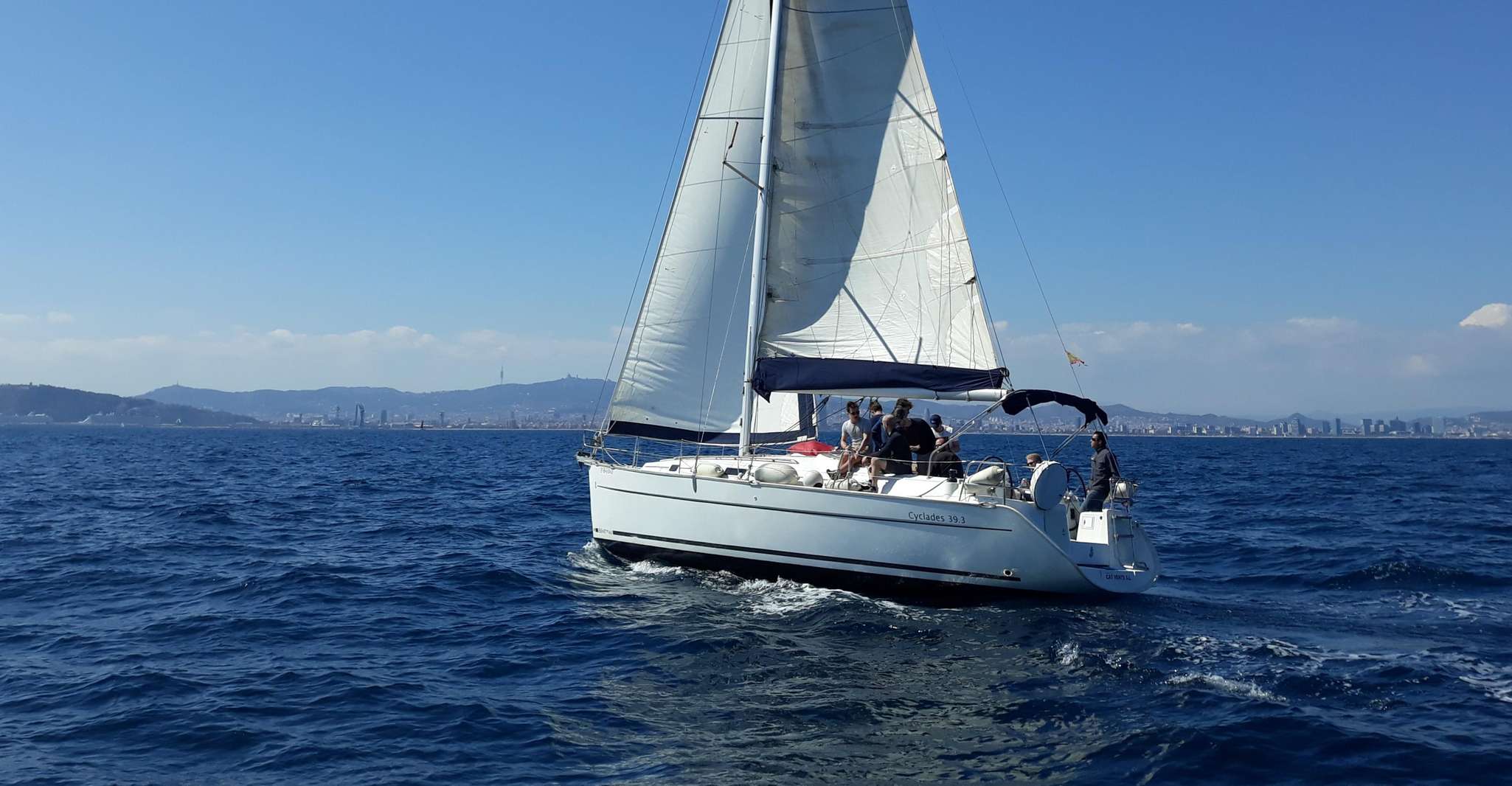 Excursão Privada Exclusiva de Barco à Vela em Barcelona - Hizvo