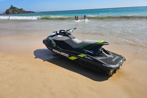 Mirissa: jetski-ervaringMirissa: Jetskiën