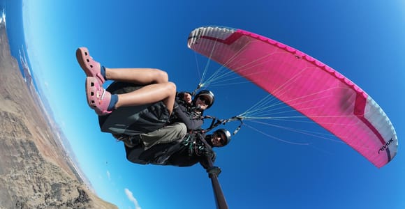 Lanzarote: Discovery Paragliding Flight Experience