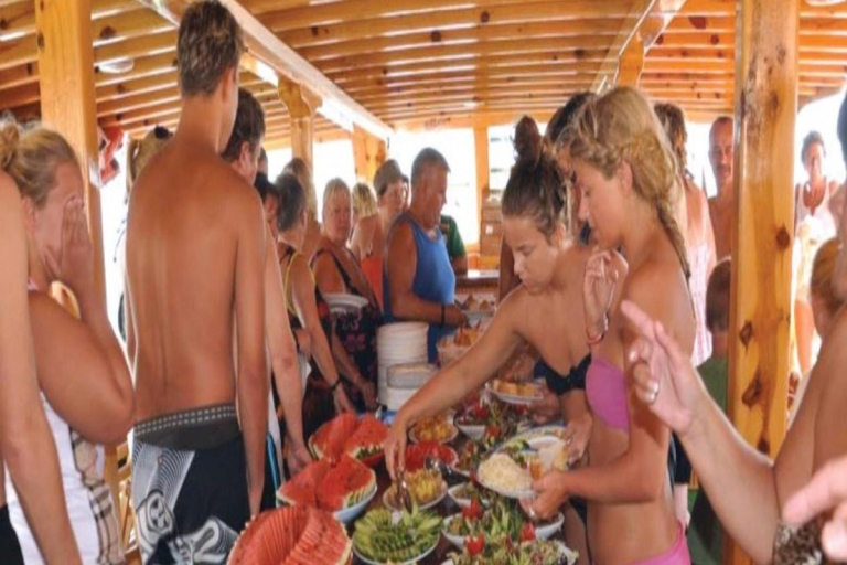 Alanya: Pirates of Alanya Boat Tour with Lunch and Drinks