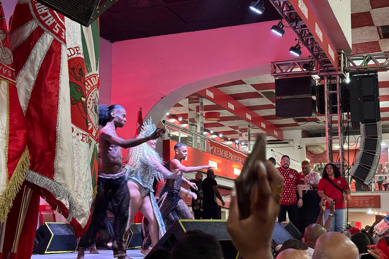 Rio de Janeiro/Copacabana: Prove della scuola di samba Salgueiro