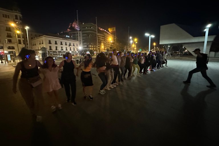 Alicante: BAILALOPARTY/ Excursão a pé pela festa silenciosa