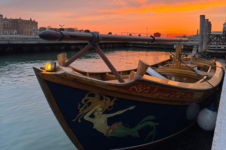 Venice: 1.5h Sunset Lagoon Cruise on Traditional Wooden Boat