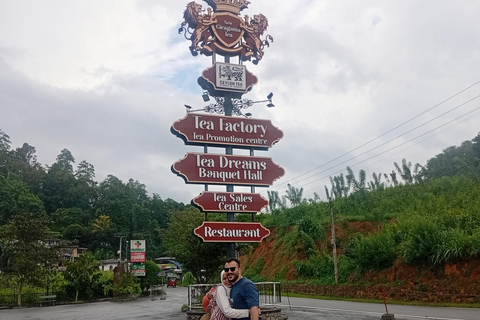 Kandy: Full-Day Tuk-Tuk Tour with Temples & Gardens by Local