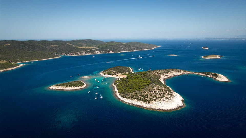 Da Hvar Isola Di Vis Grotta Azzurra E Isole Pakleni Getyourguide