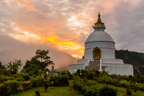 Excursão guiada de meio dia em Pokhara (queda d&#039;água, caverna, colina de pagode)