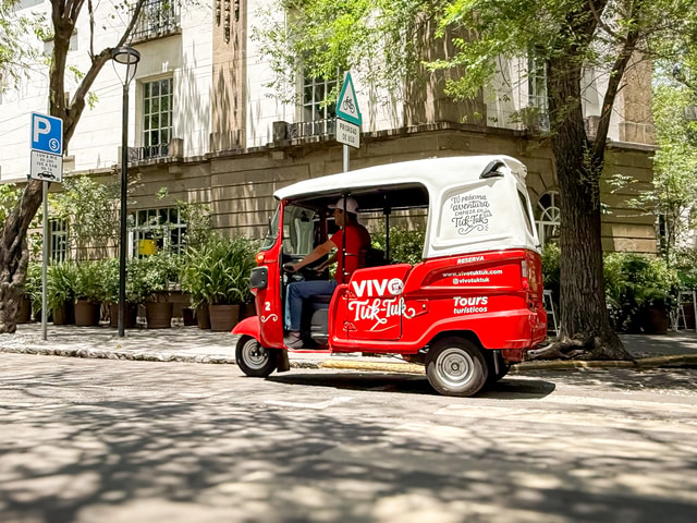 Mexico City: Tuk Tuk Sightseeing Tour from Condesa to Hipódromo