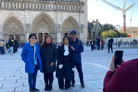 Paris: Notre Dame Interior Guided Tour with Entry Included Private Guided Interior Tour in English
