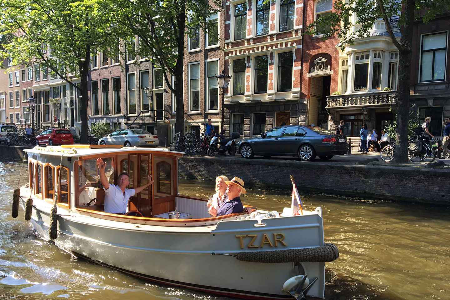 Amsterdam: Private Dinner Cruise on a Luxury Saloon Boat