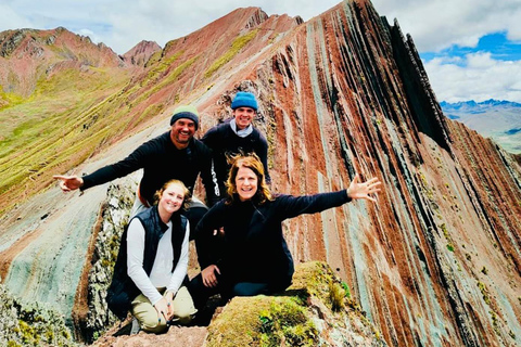 From Cusco: Guided Day Trip to Pallay Punchu + Racchi with Meals Guided Tour of Pallay Punchu Mountain and Racchi, with Stop at the Textile Center