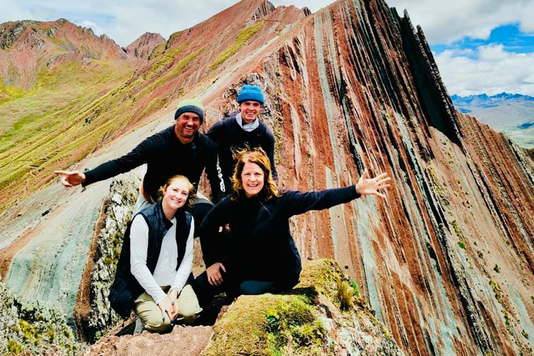 From Cusco: Guided Day Trip to Pallay Punchu + Racchi with Meals Guided Tour of Pallay Punchu Mountain and Racchi, with Stop at the Textile Center