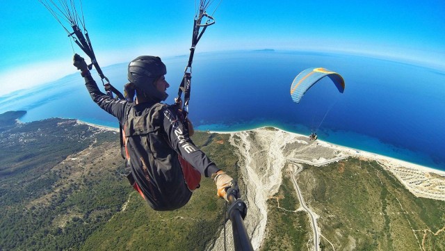 Visit From Tirana/Durres/Golem: Paragliding & Vlora City Tour in Costa Albanesa