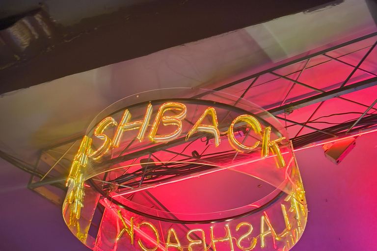 Cuenca: Bar crawl with drinks and free club entry