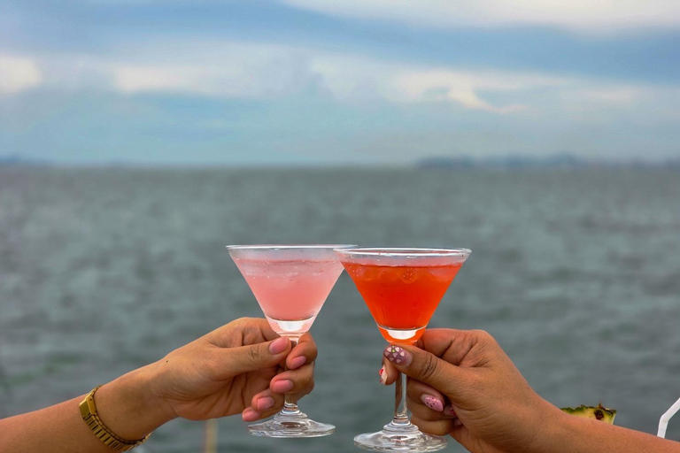 Pattaya: Floating Cafe & Optional Squid Fishing