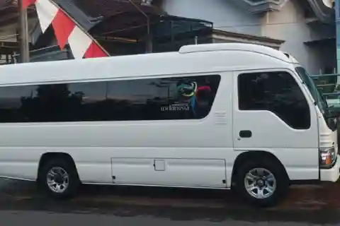 BALI - 12 sièges Van Charter Fulllday 10 heures