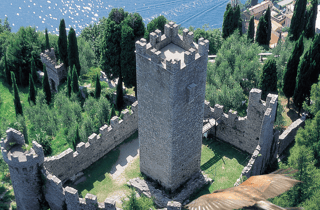 Varenna: Castello di Vezio Entry Ticket