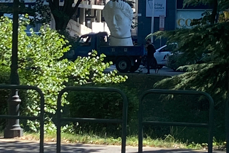 地拉那共产主义遗迹和历史中心之旅地拉那共产主义与历史中心之眼