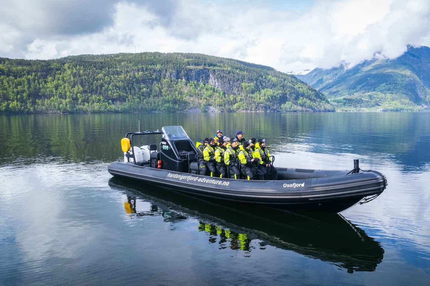 Ulvik adventure: Exploring Hardangerfjord's Osafjord by RIB