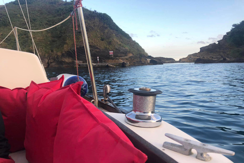 Passeio à vela ao pôr do sol VFCTour particular ao pôr do sol em barco a vela VFC