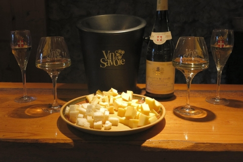 Degustación privada de quesos y vinos en AnnecyDegustación de quesos y vinos en Annecy