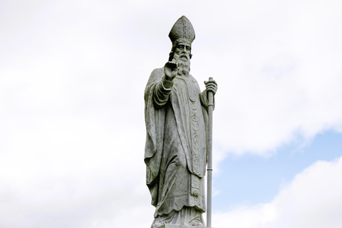 مقبرة نيوجرانج ممر نيوجرانج والمواقع الأيرلندية القديمة.