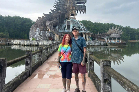 هوي: جولة جيب إلى مقبرة جيا لونغ وحديقة المياه المهجورةهوي: جولة في سيارة جيب إلى مقبرة جيا لونغ وال