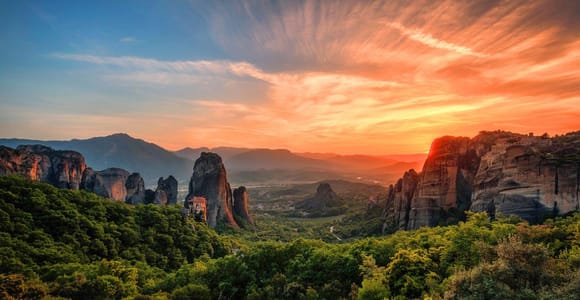 Météores : coucher de soleil, monastères et grottes
