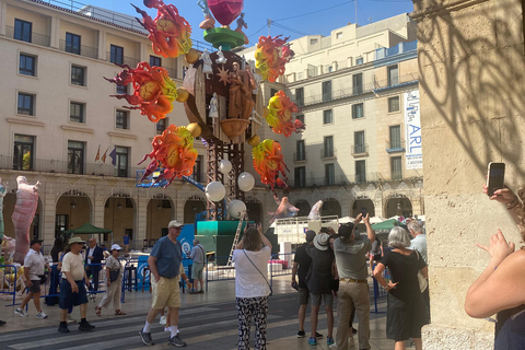 Alicante: Private Easy-walking City Tour & Castle.Shore also