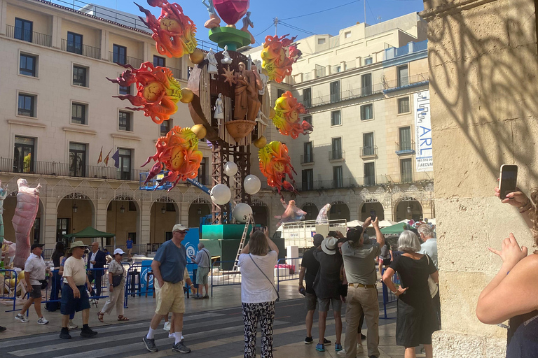 Alicante: Private Easy-walking City Tour & Castle.Shore also