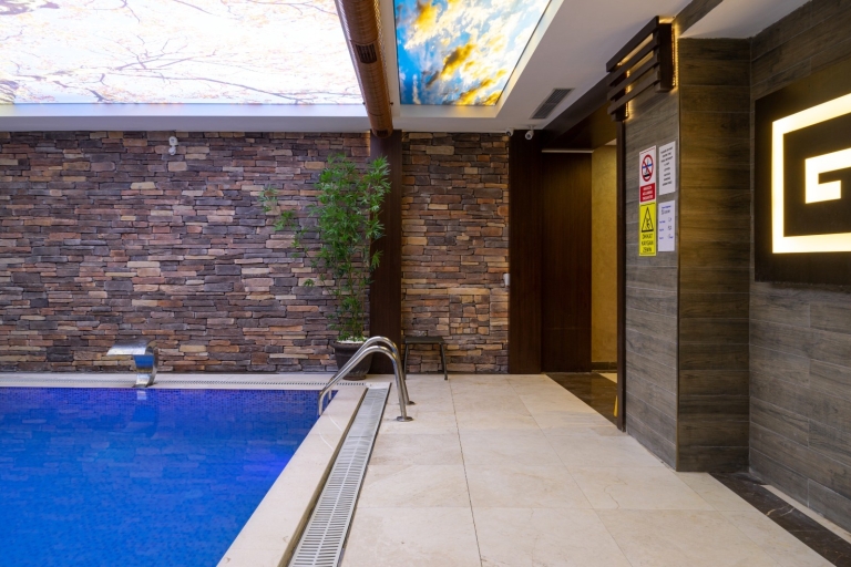 Istanbul: Private Turkish Bath, Massage & Swimming Pool 30-Minute Foam Massage, Scrubbing, and Sauna