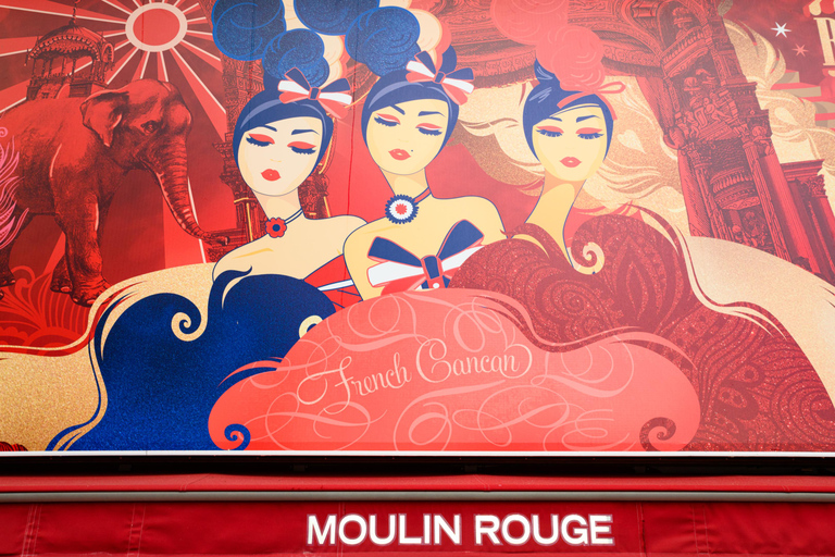 Paris: Experience the romance of Montmartre on a walk with a pro photographer Paris: Experience romance in Montmartre, a walk with a photographer in English