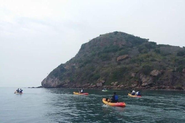 Mazatlan: Kayaking around Deer Island