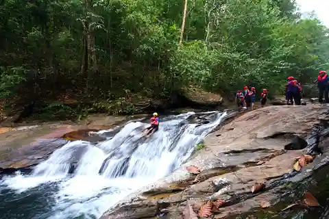 Kitulgala: Kataran Oya Canyoning Adventure