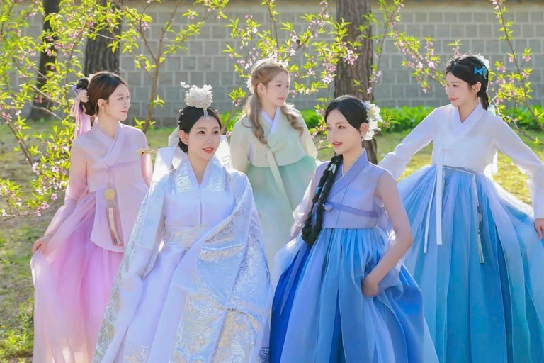 Royal Hanbok Dress-Up & Professional Photoshoot Experience