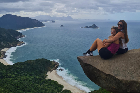 Rio de Janeiro: Tour a piedi di Pedra do Telégrafo con spiaggeAlba: Tour escursionistico di Pedra do Telégrafo con le spiagge