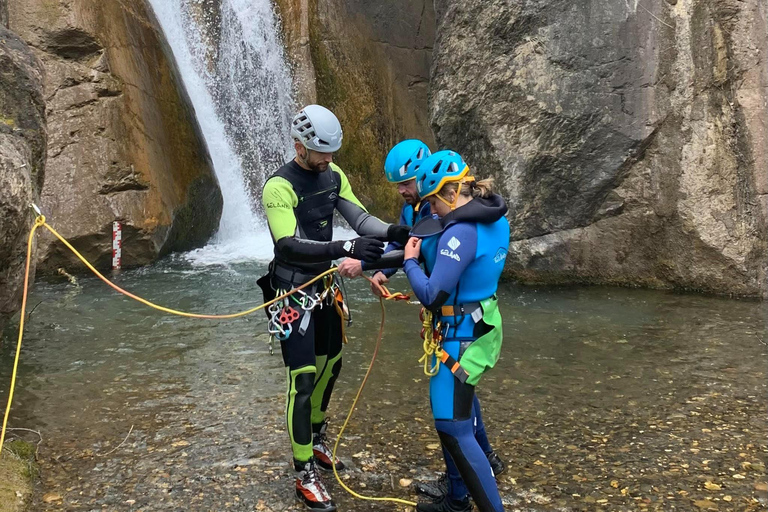 Jarabacoa: Jimenoa River Canyoning and Rappelling Tour