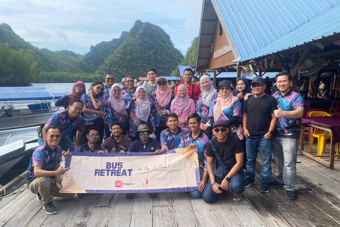 Langkawi : Grotte, nourrissage des aigles, nourrissage des poissons et déjeuner