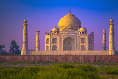 Desde Delhi: Excursión al Amanecer y Atardecer del Taj Mahal en Coche