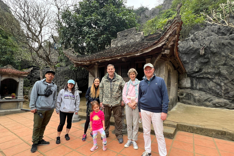 Trang An - Mua Cave - Hoa Lu - Cykling - besök hos lokal familj