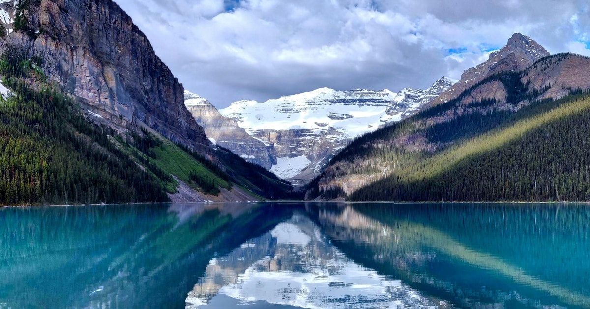 From Calgary: Lake Louise, Moraine Lake and Johnston Canyon | GetYourGuide