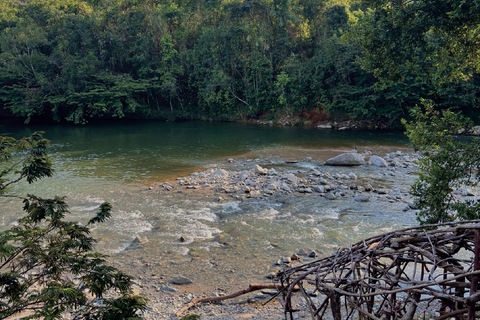 Medellín: Guatapé and Medellín City Door-to-Door Transfer Door-to-door transfer from Medellín to Guatapé.