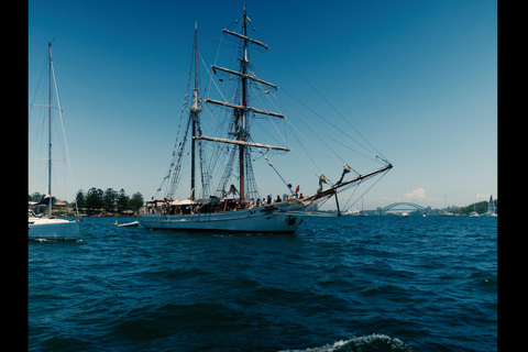 Sydney Harbour: Tall Ship Boxing Day Cruise - Soren Larsen