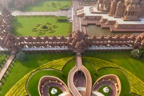 Nuova Delhi: tour serale privato del tempio di Akshardham con spettacolo di luciTour di Nuova Delhi con spettacolo di luci ad Akshardham