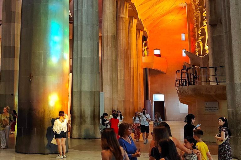 Visite privée de la Sagrada Familia avec billet d'entrée en anglais