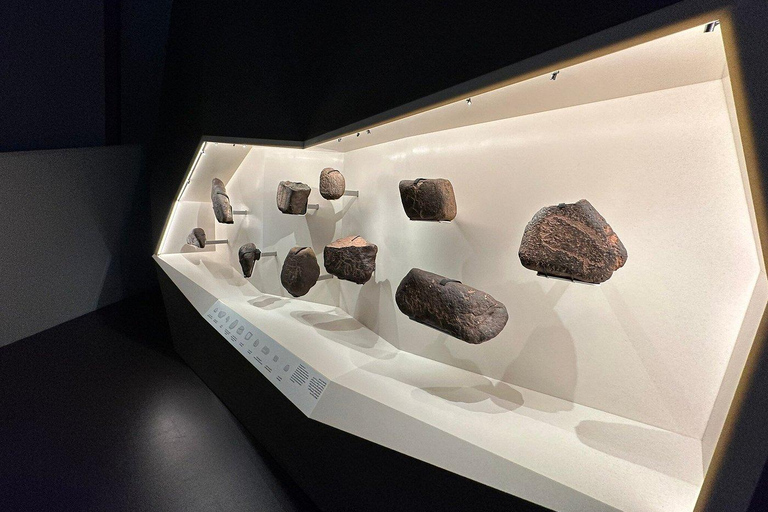 Oman: 5-Day Adventure Tour with Forts, Souqs & Mountains