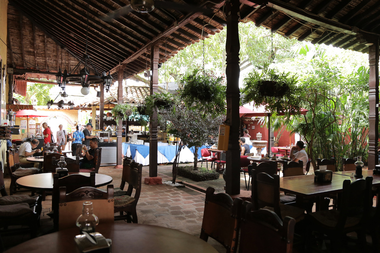 Medellín: Santa Fe de Antioquia Tour with Lunch
