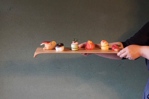 Kanazawa: Temari Sushi-Making Class with Omicho Market Visit