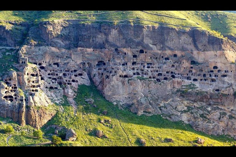第比利斯：瓦尔季萨、赫尔特维西、拉巴提与波尔乔米一日游第比利斯：瓦尔季亚、赫尔茨维、拉巴蒂与波尔若米一日游