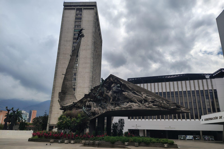 Medellín: Tour guiado a pie con paradas gastronómicas
